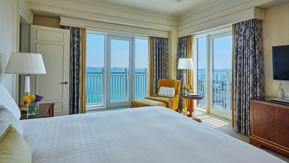 Four Seasons 5*